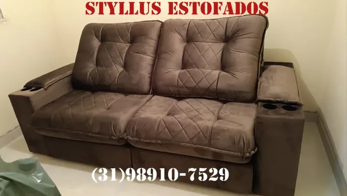 Sofá 4 Lugares Estofado com Porta Copos