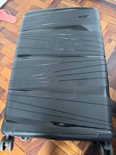 Mala de Viagem Rígida - Preta (rodinhas)