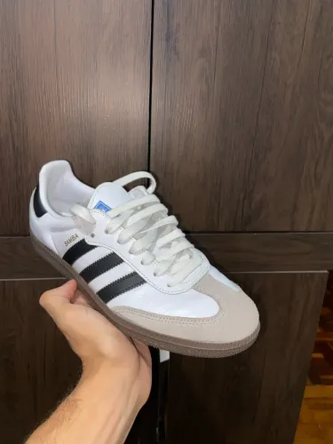 Adidas Samba OG branco e preto usado poucas vezes, excelente estado