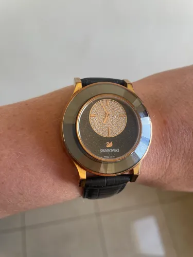 Relógio Swarovski Original - Luxo e Sofisticação