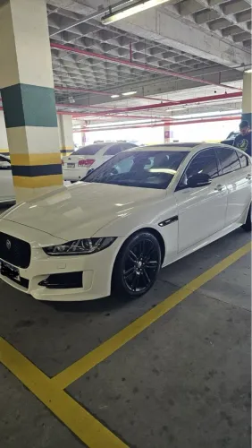 JAGUAR XE R Sport com TETO SOLAR 18/18