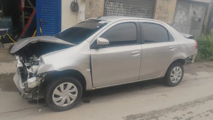 Sucata etios 1.5 retirada de peças 