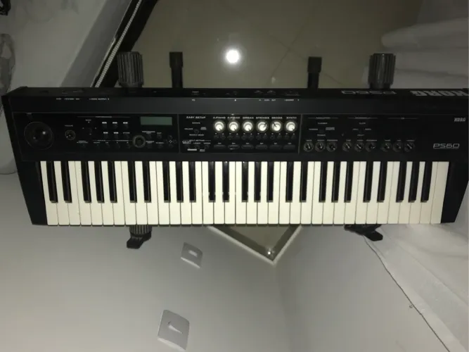 Teclado Korg PS60