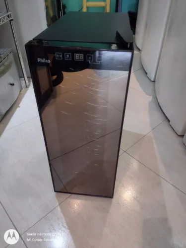 Adega de Vinhos Philco PH12E 12 garrafas Display Eletrônico - 127v -Usado excelente estado