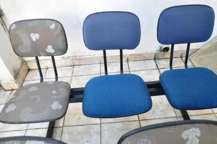 cadeira p/ sala de espera  3 conj.  estofados. 2 peças 119,00