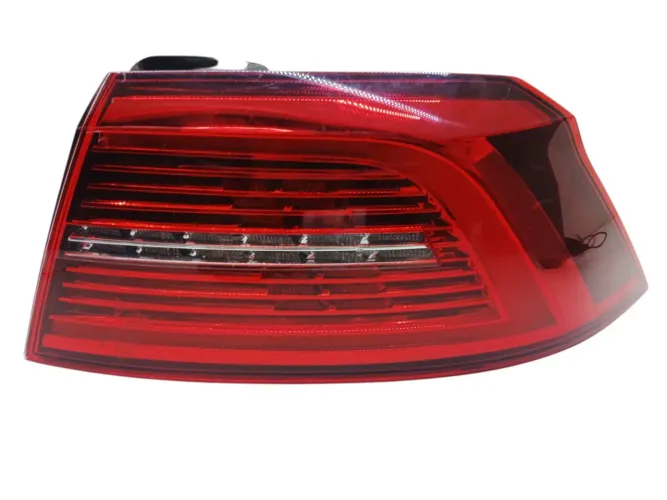 Lanterna Direita Vw Passat Tsi 2.0 Turbo 2018 3g5945208e