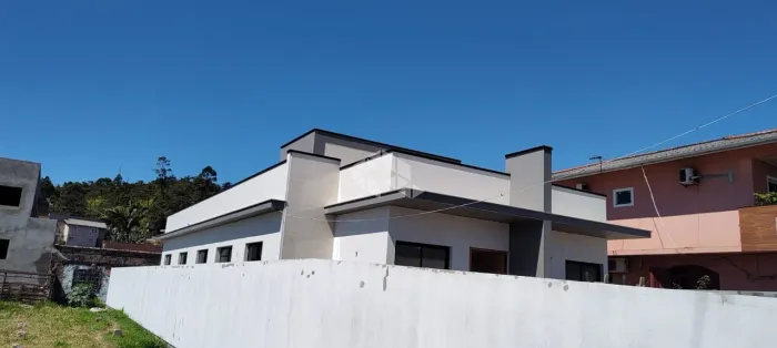 Casa com 3 quartos/dormitórios no bairro Rio Caveiras, em Biguaçu - SC