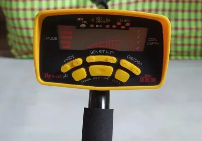 Detector de Metais MD-6250