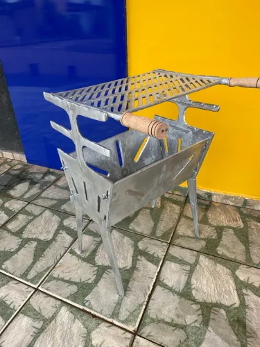 CHURRASQUEIRA EM ALUMÍNIO 