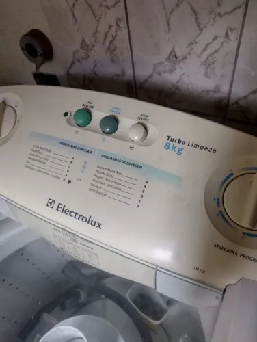 Máquina de Lavar Roupa Electrolux Turbo Limpeza 8kg