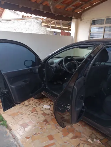 Estou vendendo esse Peugeot por 9.200,00 preço de tabela fipe dele é 11.300,00
