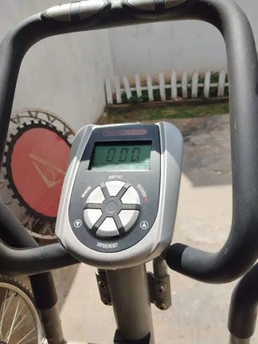 Elíptico ergométrico profissional tecno fitness