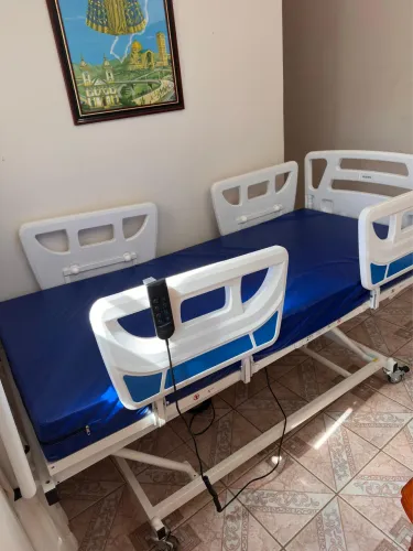 Cama Hospitalar Motorizada (Semi-Nova - 7 Dias de Uso) Completa + Garantia