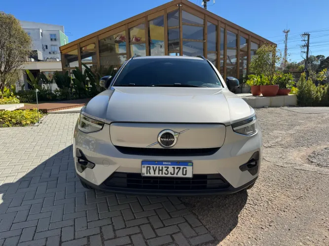 Volvo XC40 Twin Ultimate (elétrico) 2023