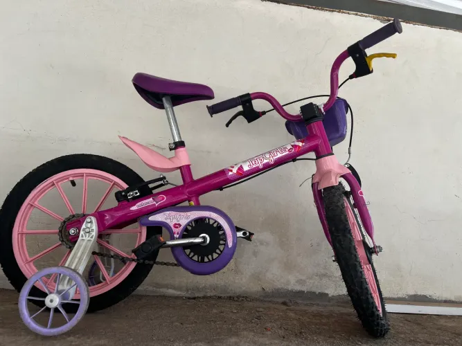 Bicicleta aro 16 com rodinhas