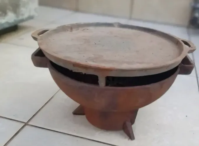 Churrasqueira de ferro Gengis Kan
