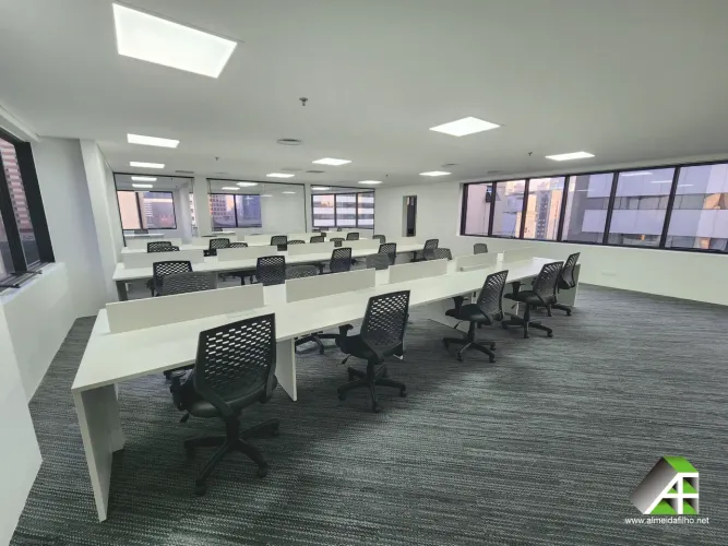 Escritório 100% Mobiliado para Alugar no Brooklin - Pronto para Uso