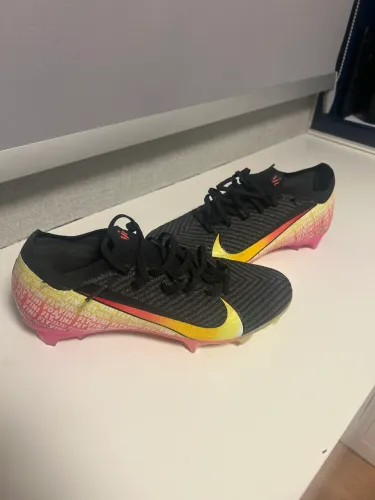 chuteira nike mercurial zoom vapor 16 pro vini jr