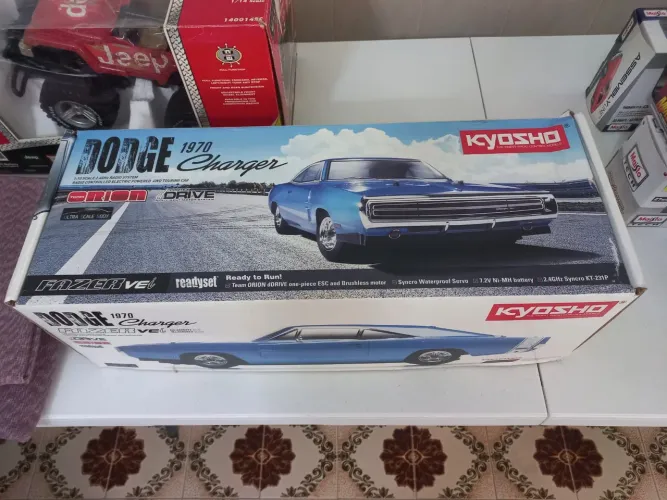 Automodelo kyosho 1/10 dodge azul novo na caixa
