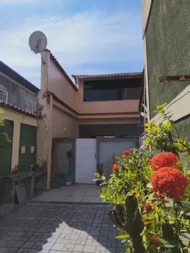 UMA CASA QUE SURPREENDE EM CADA PAVIMENTO!