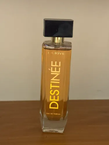 Perfume Destinée nunca usado