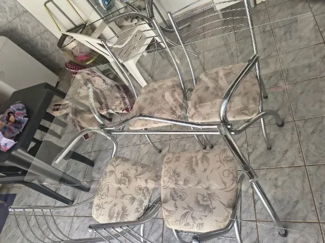 Mesa de jantar de vidro