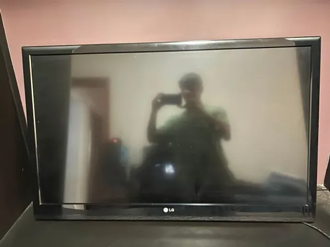 TV LG 42" Full HD + Suporte de Parede Incluso (Ler Descrição)