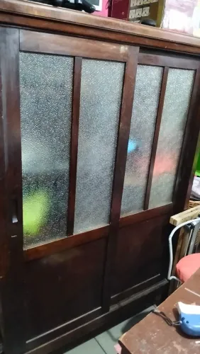 Livreiro Antigo Estilo Miele - Madeira Maciça e Vidro Texturizado