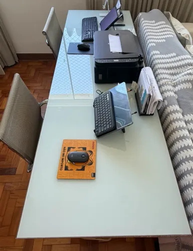 Mesa em madeira de demolição