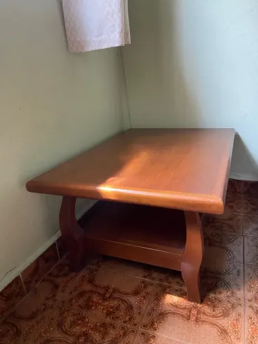 Mesa centro madeira maciça
