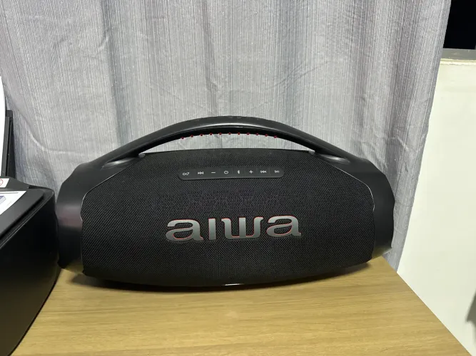 Vendo Caixa de Som Aiwa Bombox bem Conservada