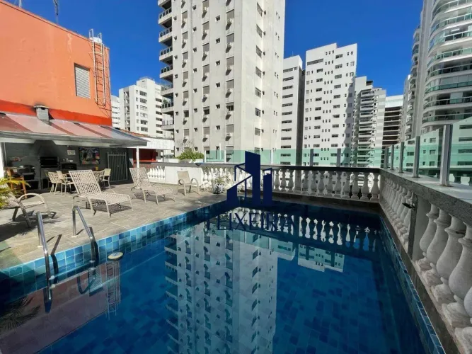 Cobertura para locação anual na praia das Pitangueiras, com 03 dormitórios e 01 vaga de ga