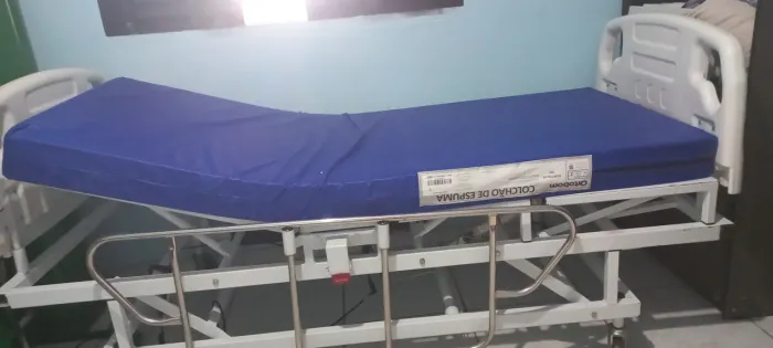 Cama hospitalar com colchão 