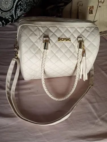 Bolsa Feminina Baú Off-White Matelassê Shopbag com Alça Transversal