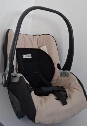 Cadeira de bebê veicular conforto Peg Perego. Usada em ótimo estado de conservação.