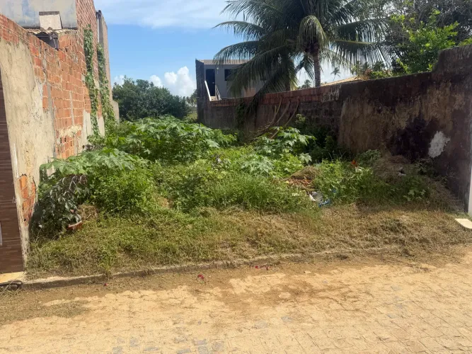 Vende-se terreno na praia da Caueira na rua Itaporanga