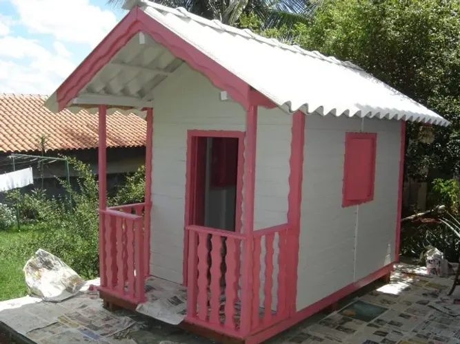 CASINHA DE MADEIRA PARA CRIANÇAS