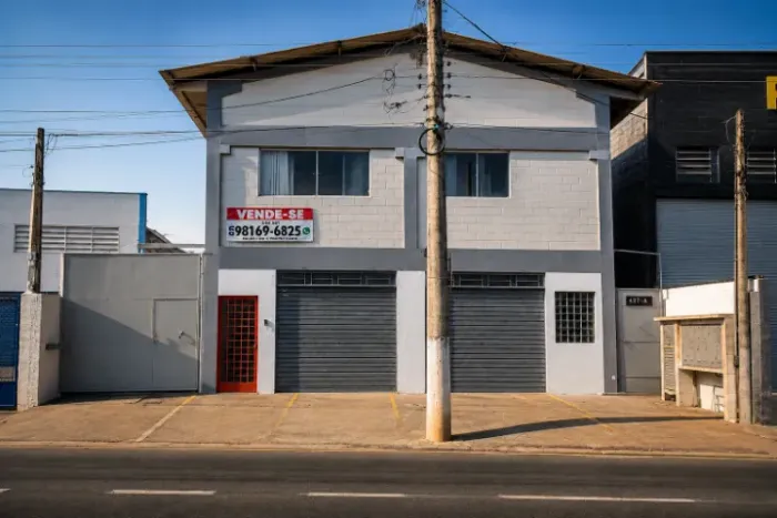 GALPÃO INDUSTRIAL À VENDA - JACAREÍ/SP- 550 M