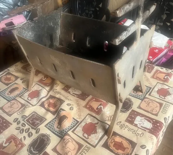 Churrasqueira de ferro pequena