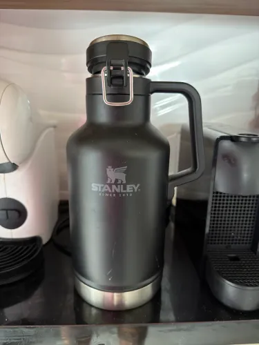 Stanley Growler Isolado Preto 1,9 Litros Preto