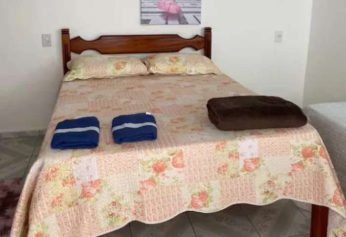 Cama de casal de Madeira - SUPER RESISTENTE!