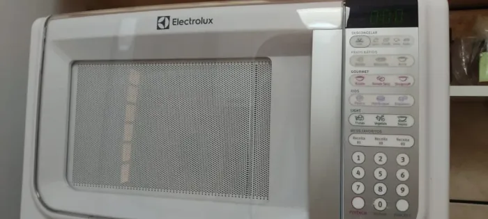 Micro-ondas Electrolux 31L Branco