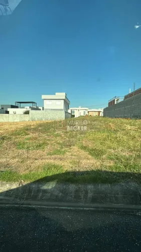 Terreno à Venda em Condomínio Malibu - Caçapava