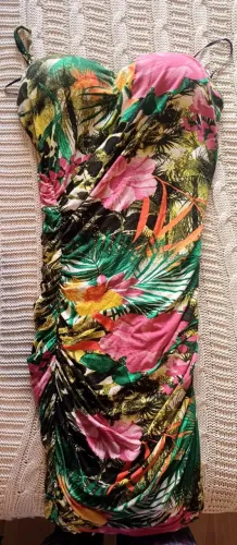 Vestido Colorido Flores com Elástico e Bojo.Tam. M