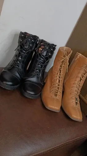 Kit 2 Pares de Botas Femininas em Couro N°38 (seminovas)