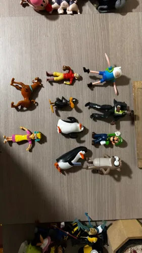 64 brinquedos antigos mc Donalds e outros 