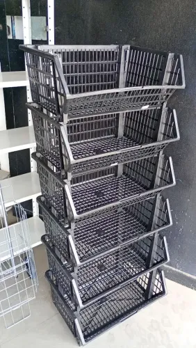 CESTAS EMPILHAVEIS PARA LOJA PLASTICA *