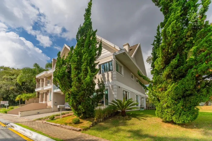 Casa em Condomínio no Brazville, 04 Quartos, 02 Vagas, Lareira, Santa Felicidade, Curitiba