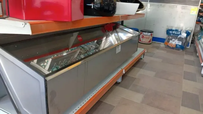 Mictórios Pare seu estabelecimento de inox novos de 1.50 contendo 2 unidades e 2M -  3 Uni