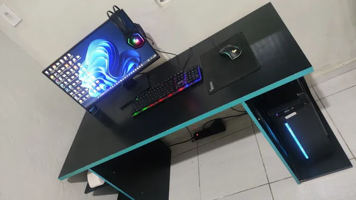 PC gamer completo AMD RYZEN 7 5700g witch Radeon Graphics (495MB) 239GB 16GB monitor+ mesa